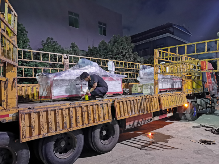 熱熔鉆孔攻絲機發(fā)貨